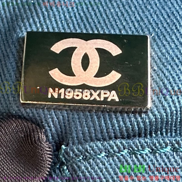 #*  ι 67001-404