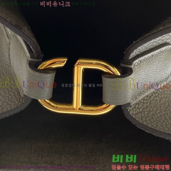 #޽ δ 18 HE4122451-1 