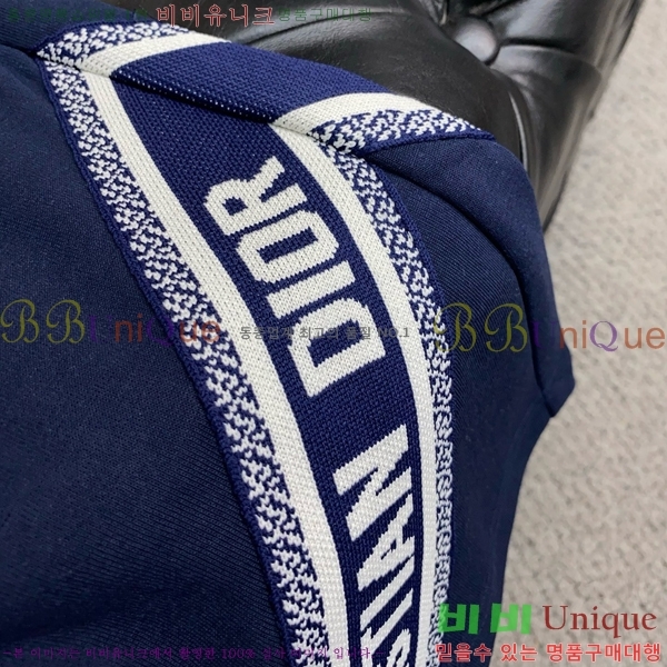   ݹ D254163571-1