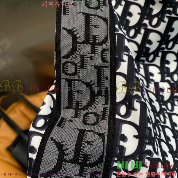   ݹ D254163573