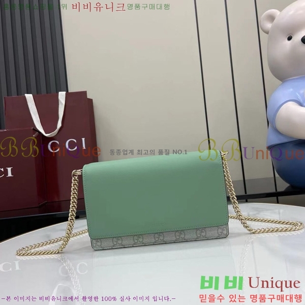 # GG  ü  ‎826720-102