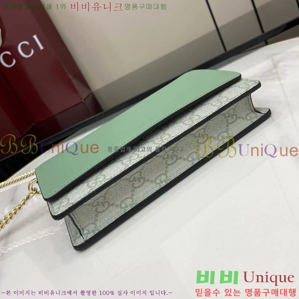 # GG  ü  ‎826720-102