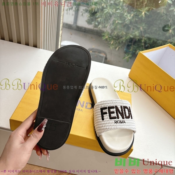    F8560005