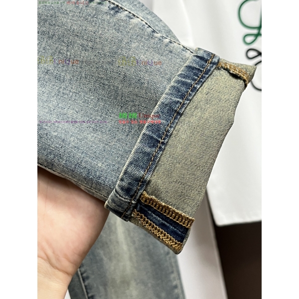   û 18G2551321-4