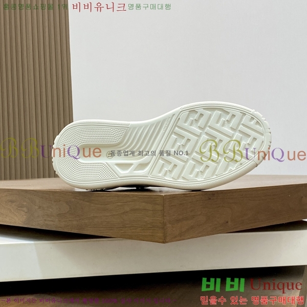   Ŀ F8560035-4