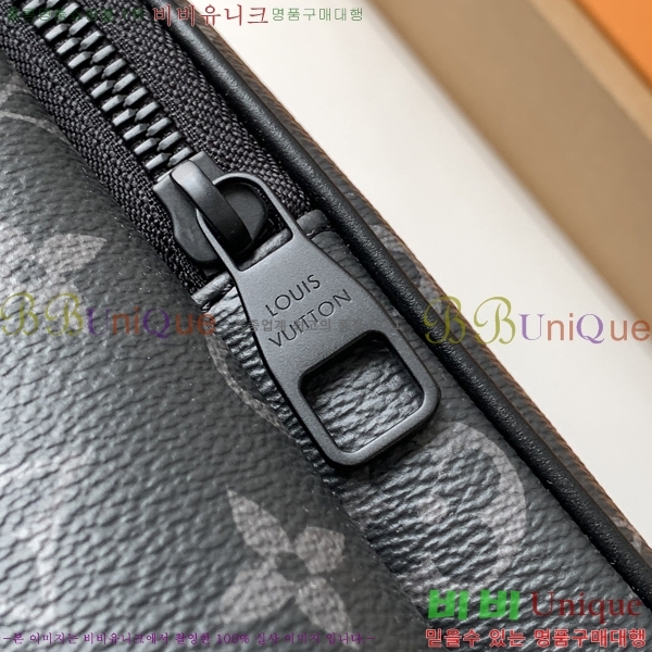 #̺   M46683-1