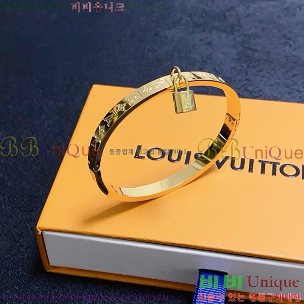 ̺  LV7112032-7