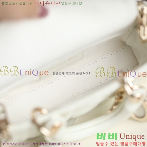 # ̵  ̹ ̴ M061500-2