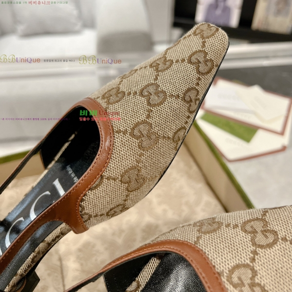   ÷ 34G25792-7