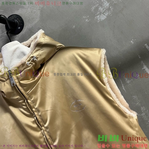    ٿ е  PA17714440-1
