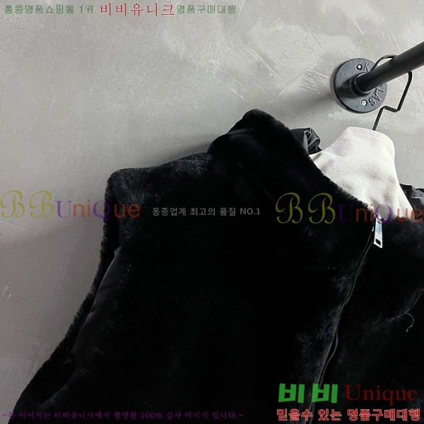    ٿ е  PA17714440-2