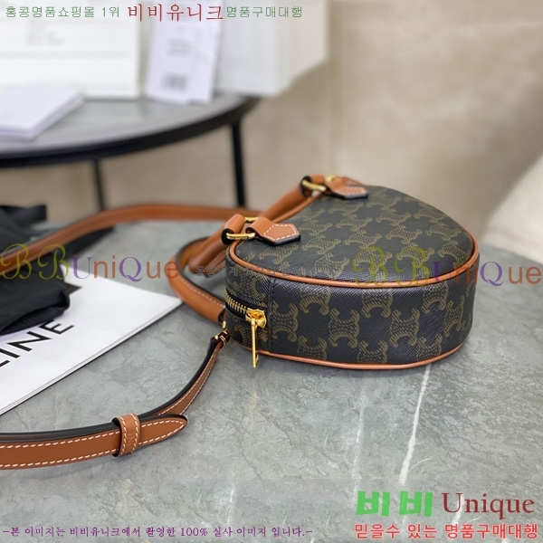 # Ʈ Ʈ ũν 198222-2001