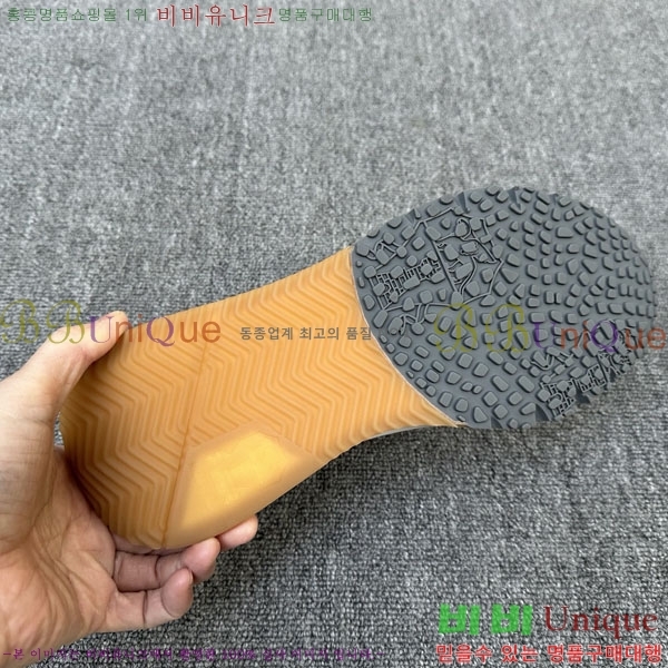 ���� ���ڷ� ��ġ�ڸ� ����Ŀ�� BC500327