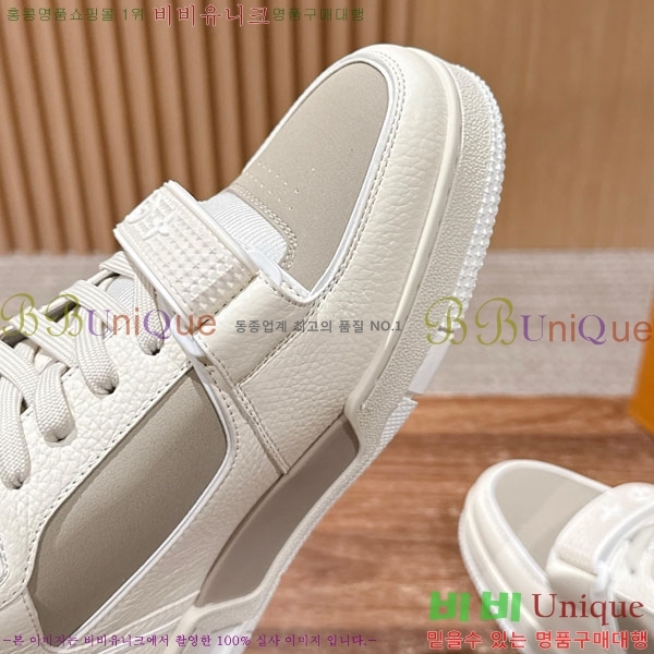 �������� LV Ʈ���̳� ����Ŀ�� LV511802-14